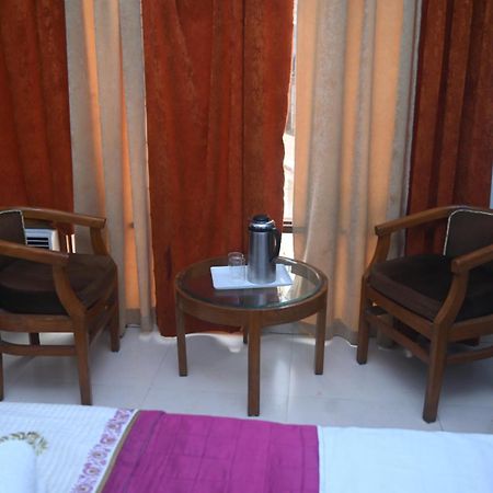 Hotel Surya Plaza Kotdwāra Exterior foto