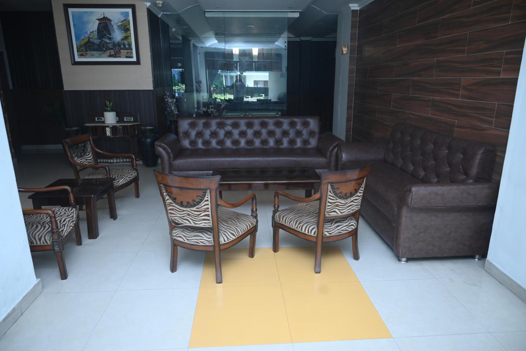 Hotel Surya Plaza Kotdwāra Exterior foto
