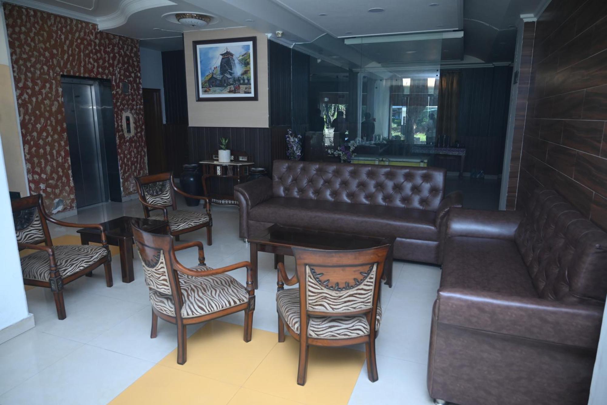 Hotel Surya Plaza Kotdwāra Exterior foto